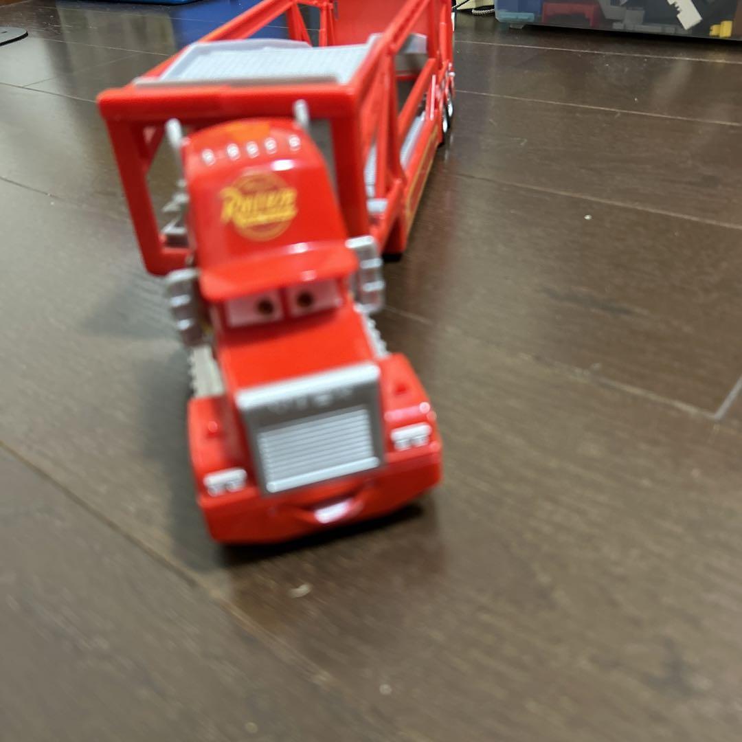 カーズ　マテル社　カーキャリア　トミカ