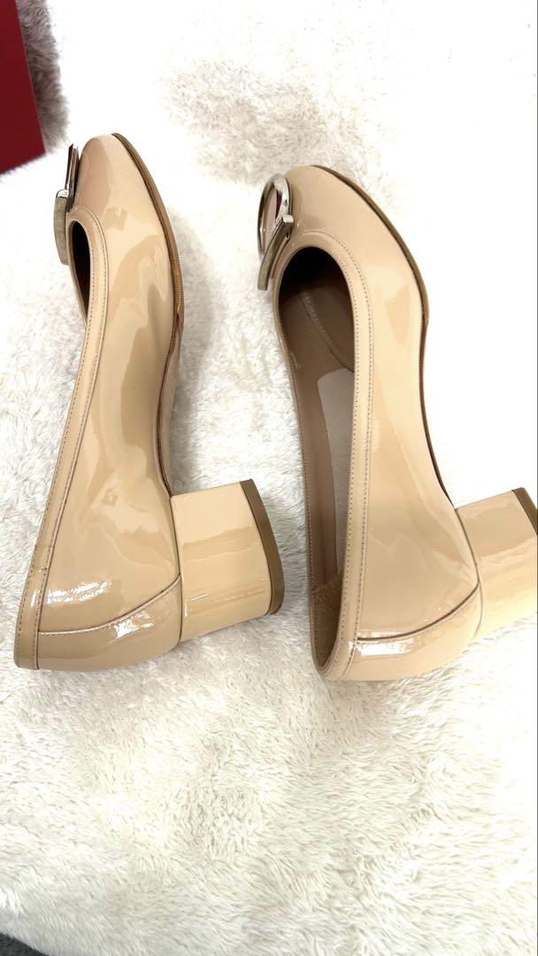 Ferragamo ベージュ フラットシューズ　7.5 D (24.5)