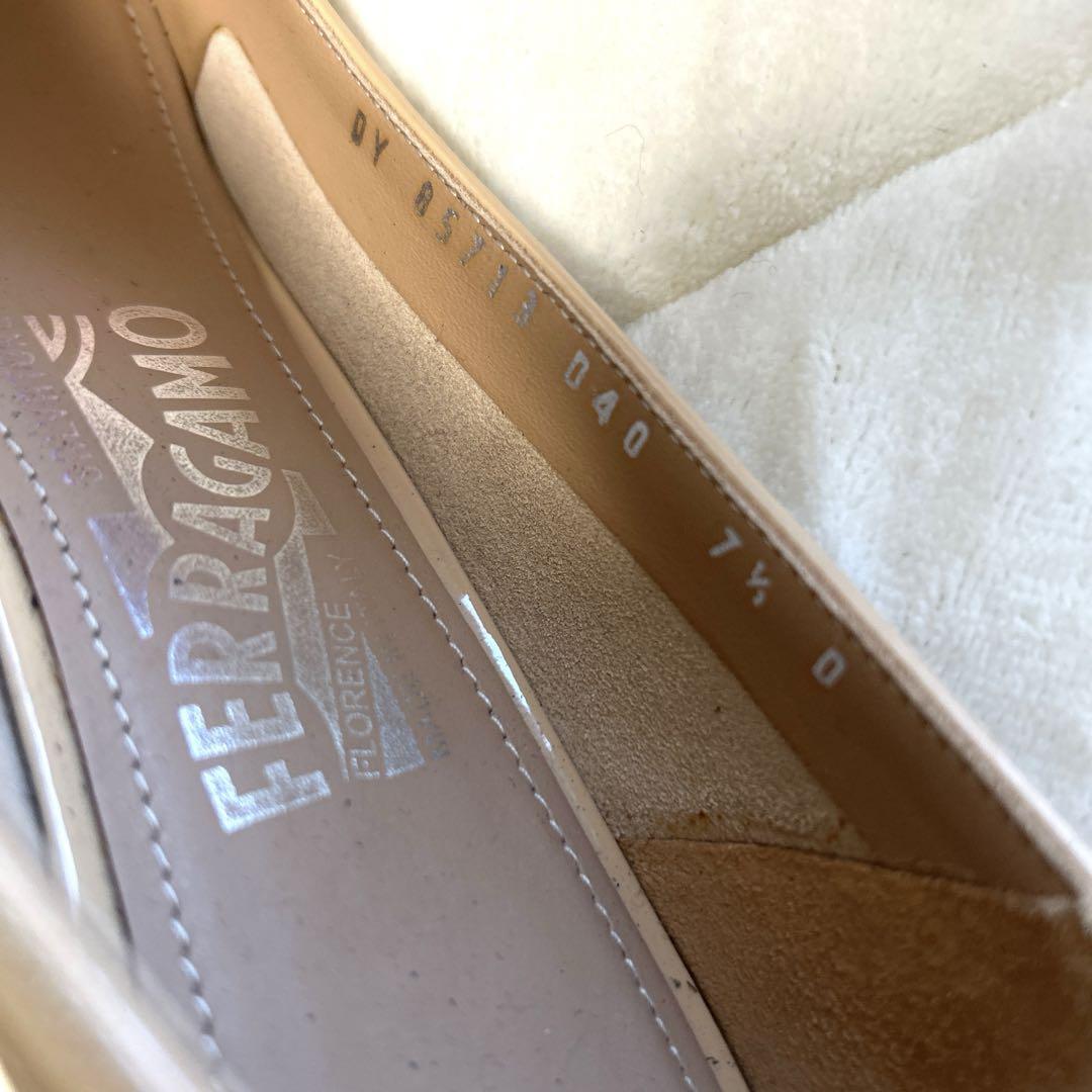 Ferragamo ベージュ フラットシューズ　7.5 D (24.5)
