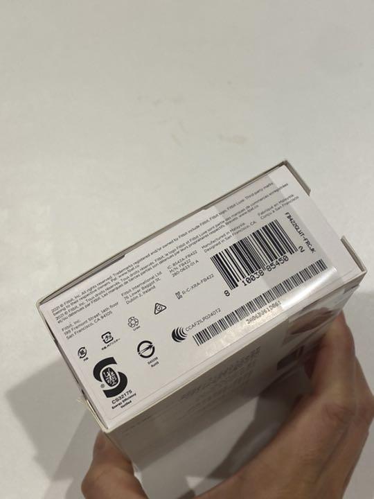 大人気HOT╜ Fitbit ルナホワイト ソフトゴールド hTC9z-m98200593652 Luxe フィットネストラッカー 人気お得