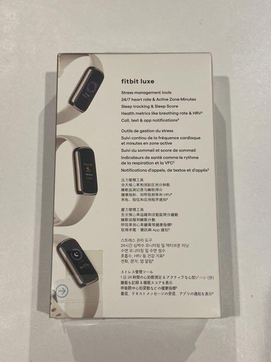 大人気HOT╜ Fitbit ルナホワイト ソフトゴールド hTC9z-m98200593652 Luxe フィットネストラッカー 人気お得