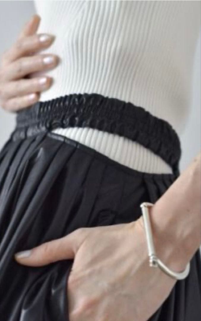 CODE A|sideslit volume skirt CODE A|sideslit volume skirt