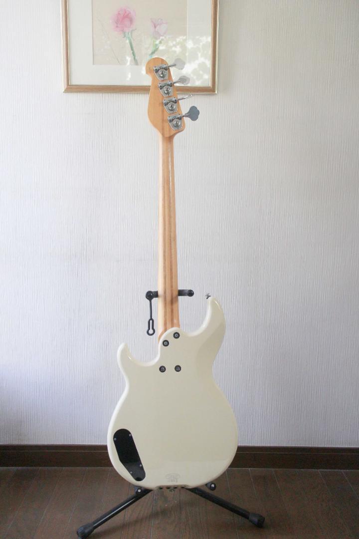 YAMAHA BB424 エレキベース ヴィンテージホワイト ケース付