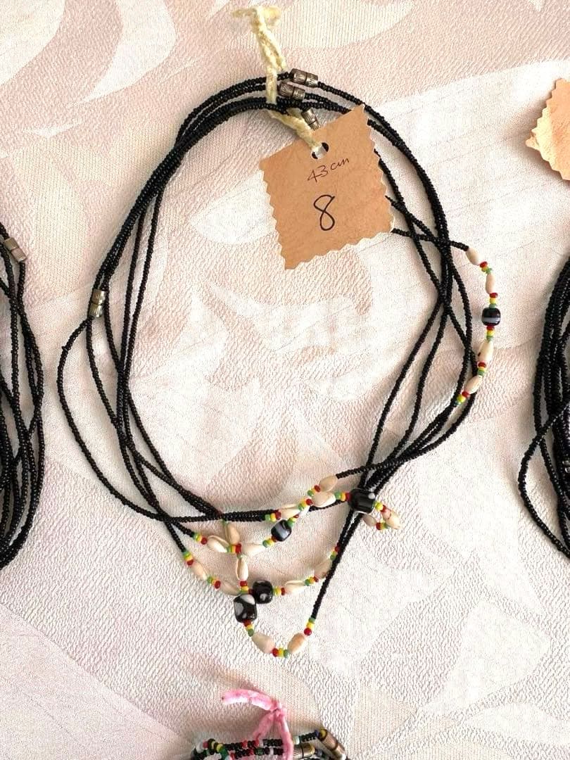 セネガル ビーズとシェルのネックレス