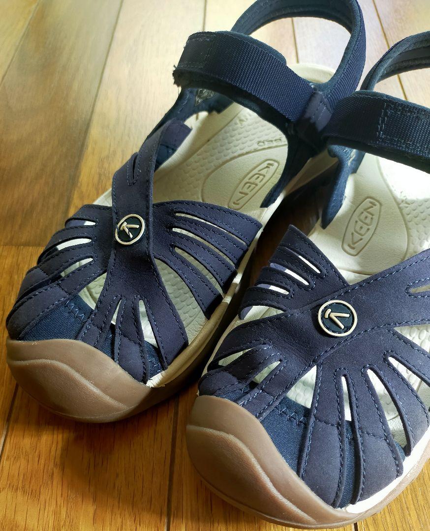 KEEN ローズサンダル　24cm　ネイビー