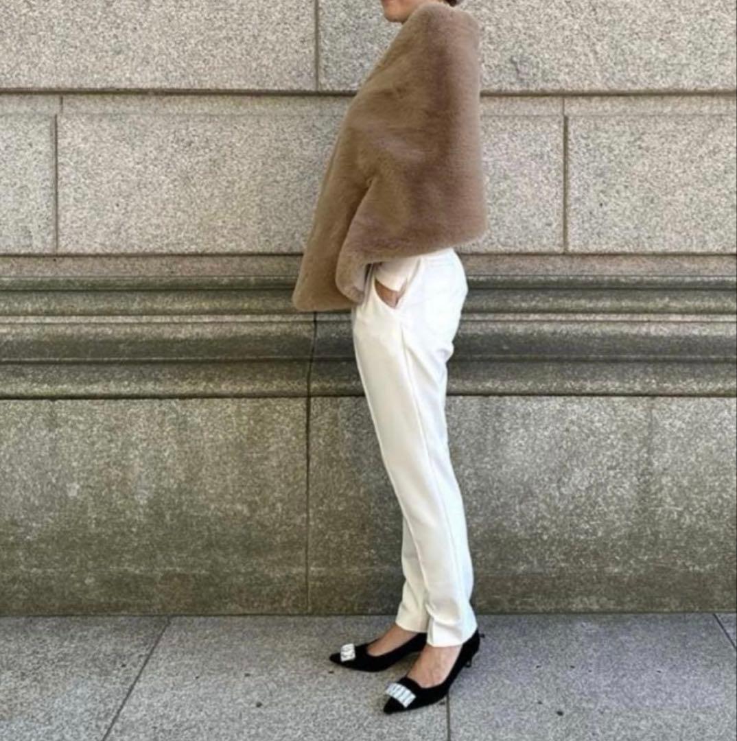 即購入可 新品未使用 タグ付き JENNE リッチボリュームファーケープ 即購入可 新品未使用 タグ付き JENNE リッチボリュームファーケープ