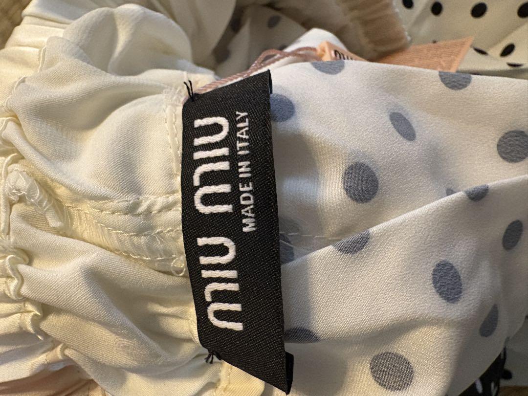 miumiu 水玉模様 ドット柄　ひざ丈スカート