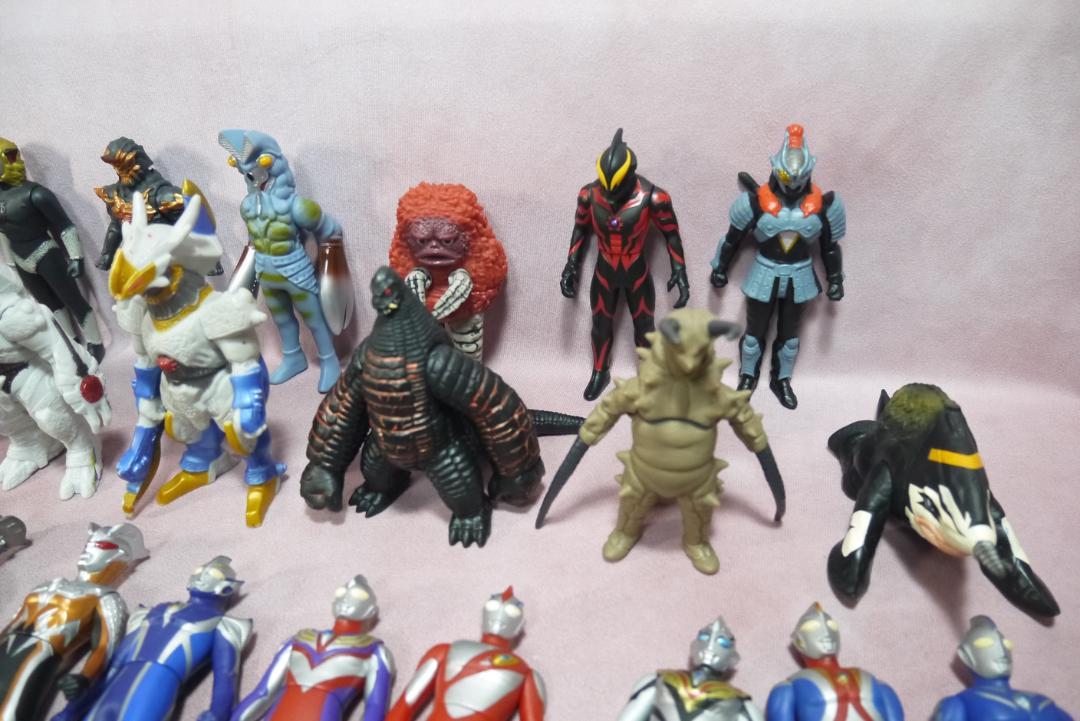 ウルトラヒーローシリーズ500　ウルトラ怪獣シリーズ500　ソフビ82体