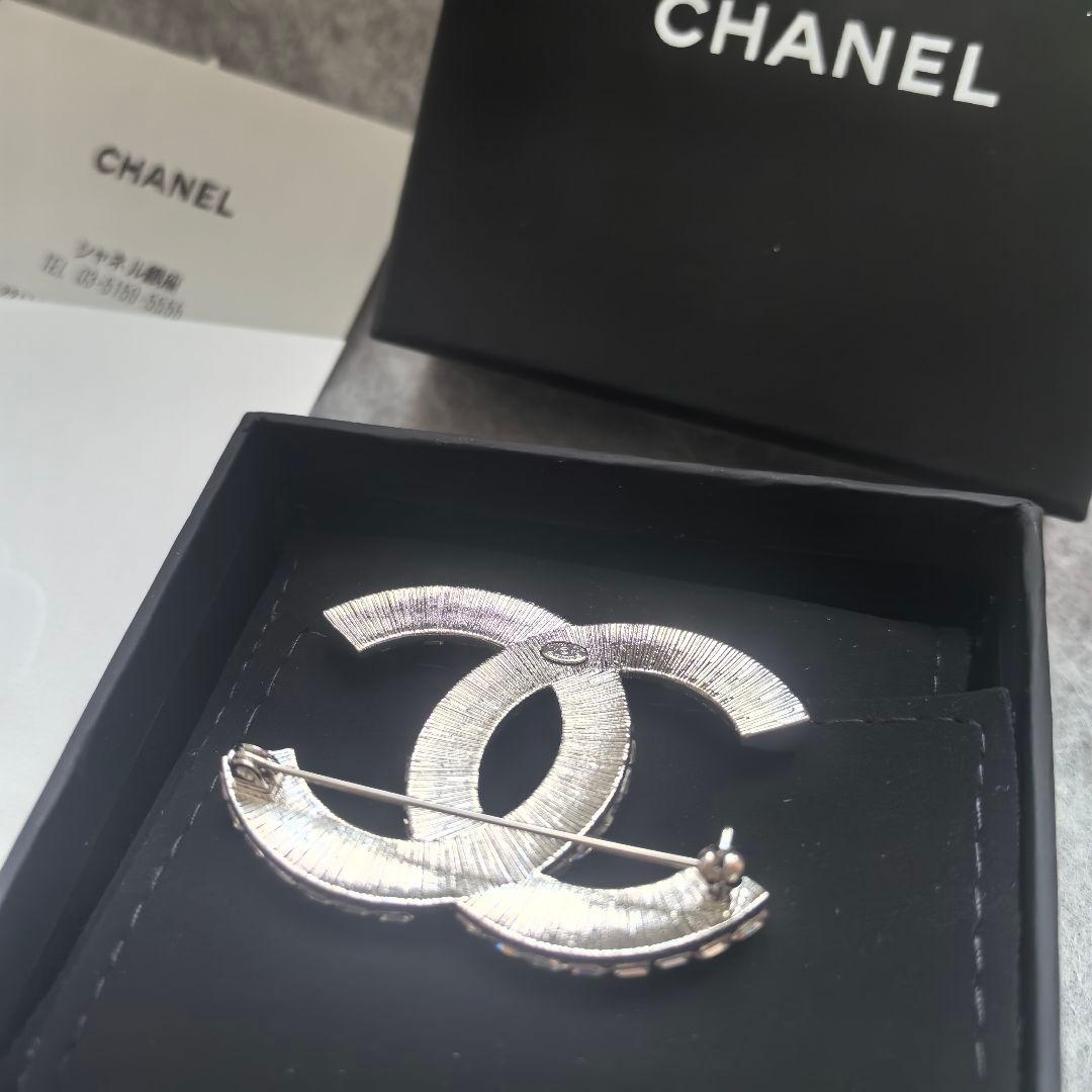 キラキラ 大きめCCマーク ブローチ シルバー キラキラ 大きめCCマーク ブローチ シルバー