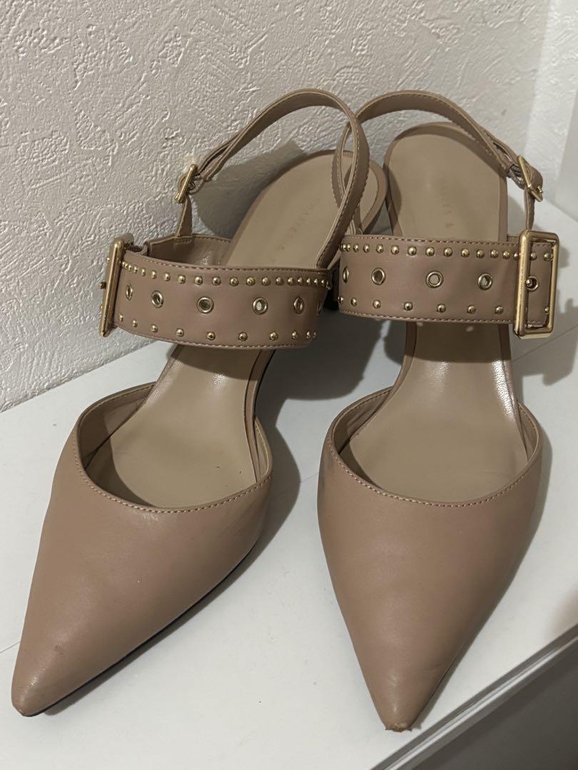 CHARLES&KEITH チャールズアンドキース スタッズストラップパンプス 5,500円