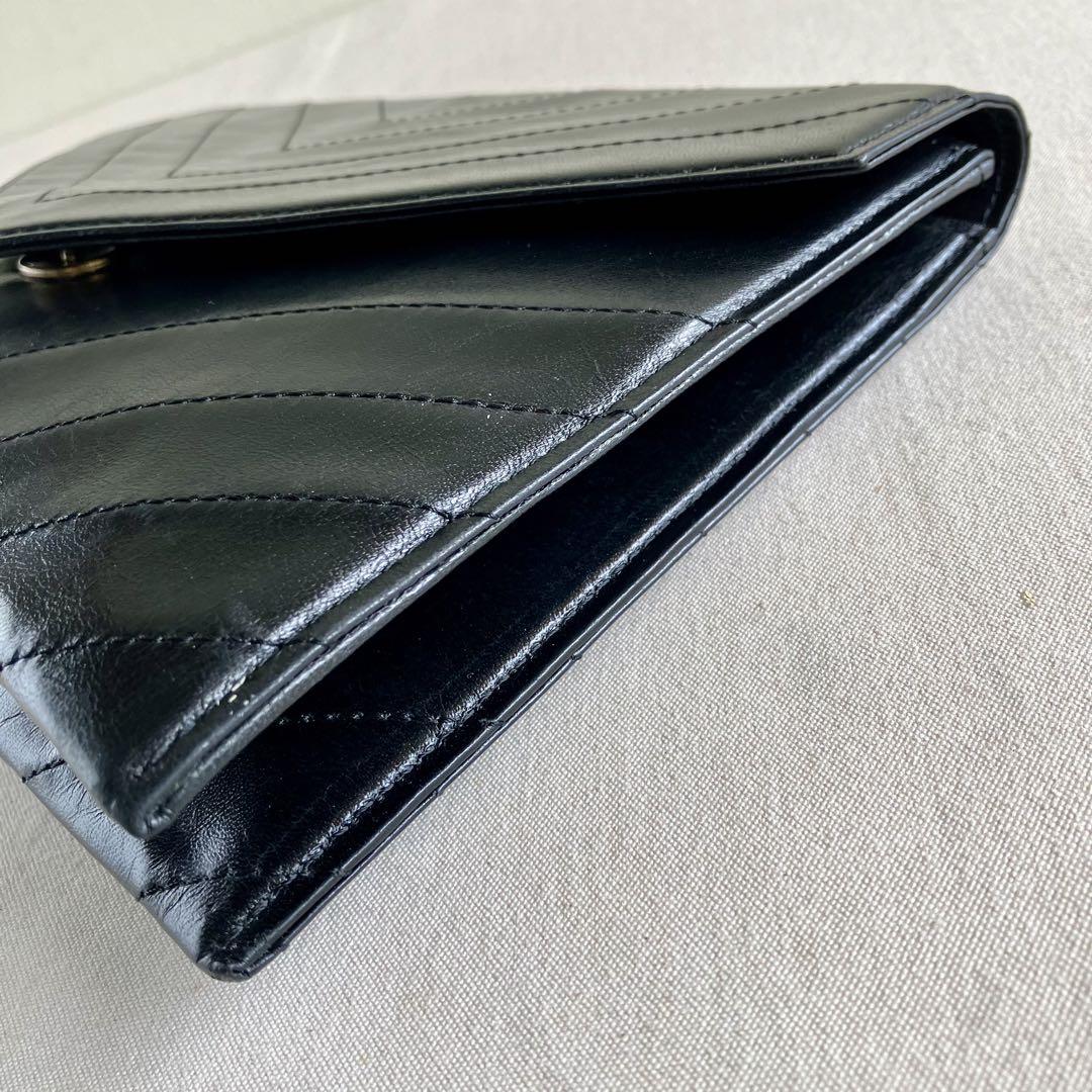 YSL イヴサンローラン クラッチバッグ 黒 本革 Vステッチ