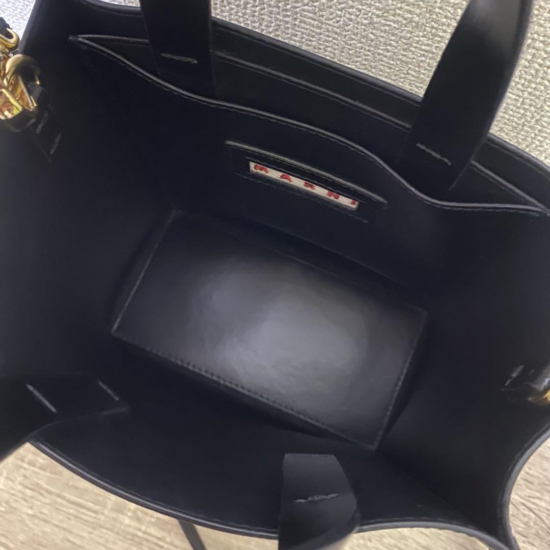 【MARNI】ブラック レザー製 Museoミニバッグ