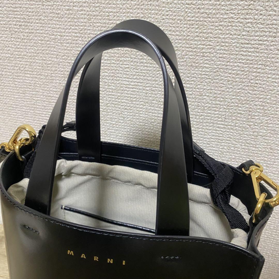 【MARNI】ブラック レザー製 Museoミニバッグ