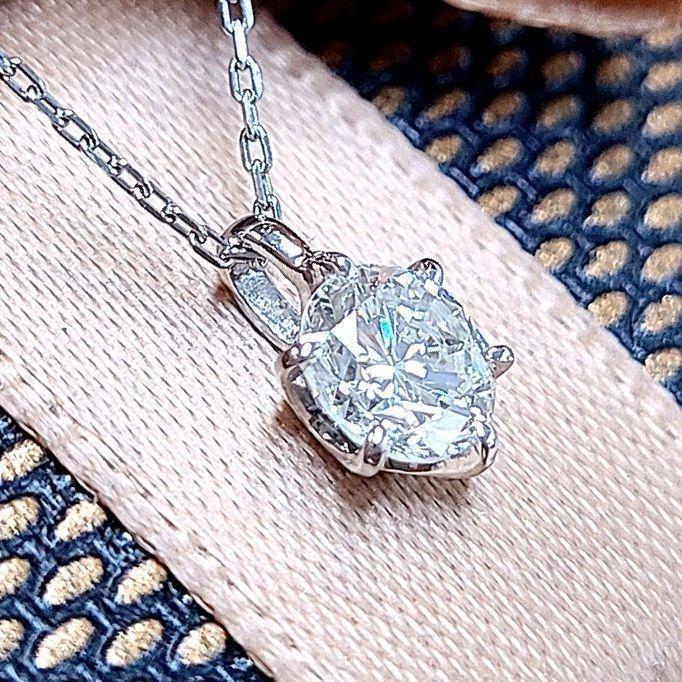 テリ抜群！VS good 0.4ct ダイヤモンド プラチナ ネックレス 中宝