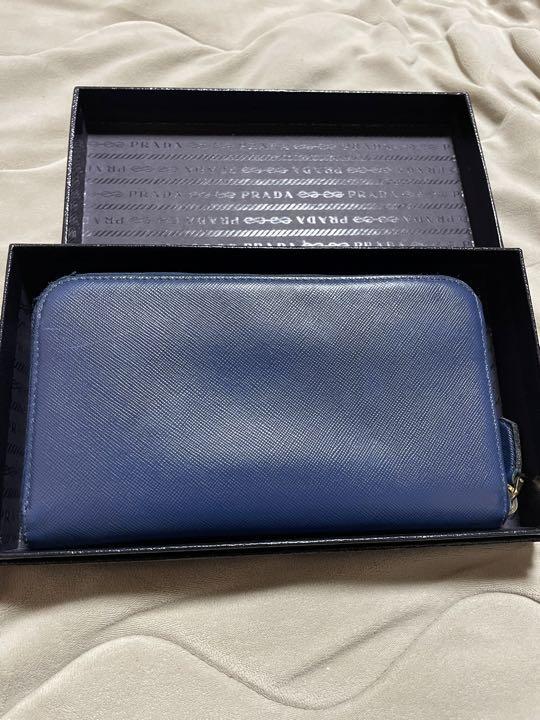 美品　プラダ　ラウンドファスナー長財布