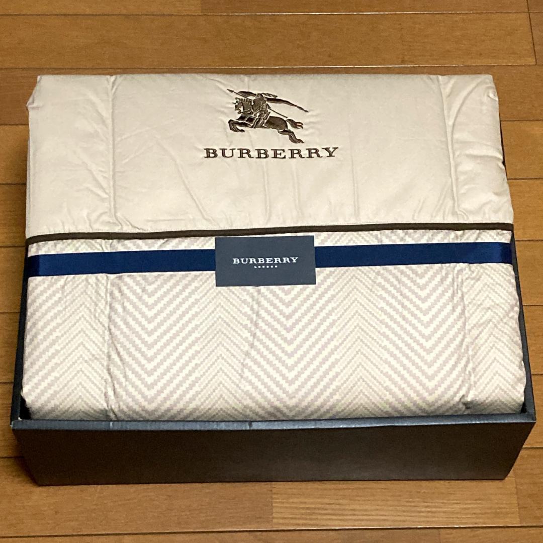 【新品未使用】BURBERRY バーバリー　ダウンケット　羽毛肌掛け布団　西川