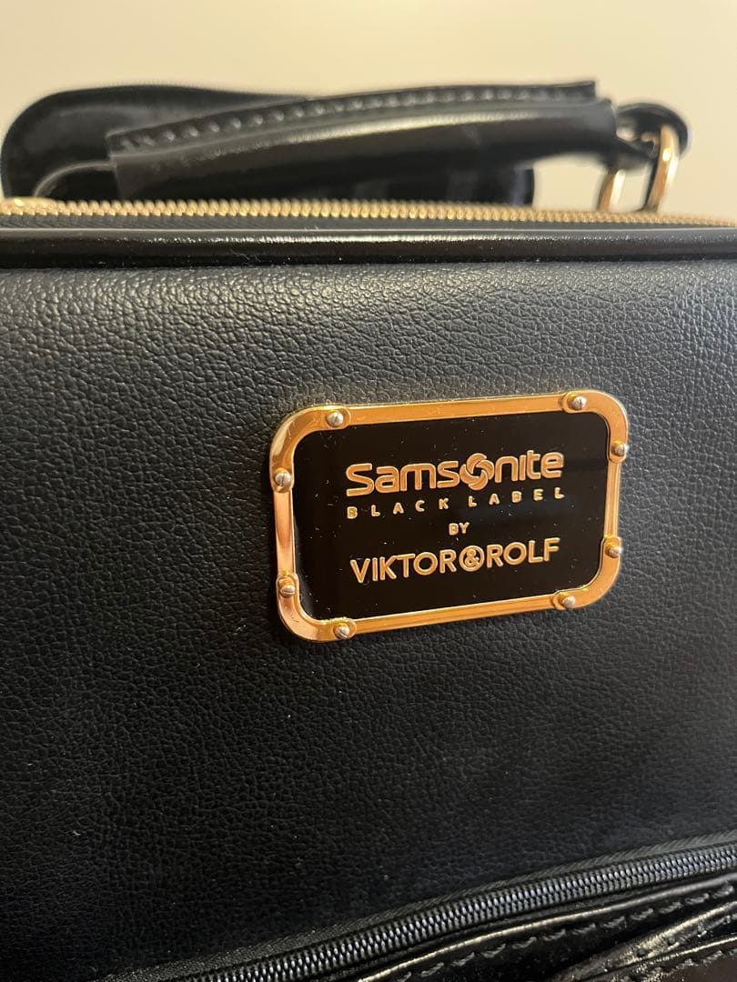 サムソナイトブラックレーベル Victor&Rolf機内持込可スーツケース サムソナイトブラックレーベル Victor&Rolf機内持込可スーツケース