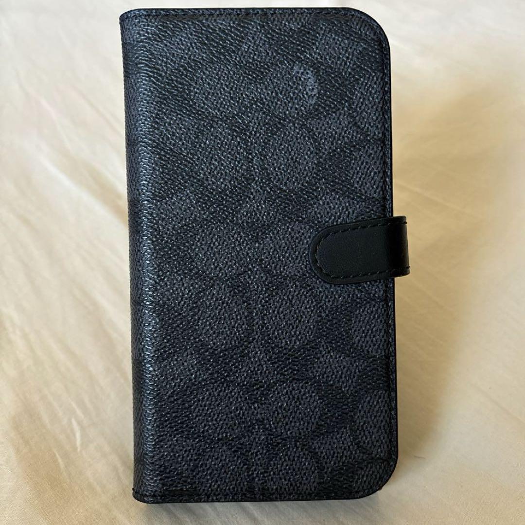 COACH iPhone 15 Pro Max用フォリオケース シグネチャー 黒