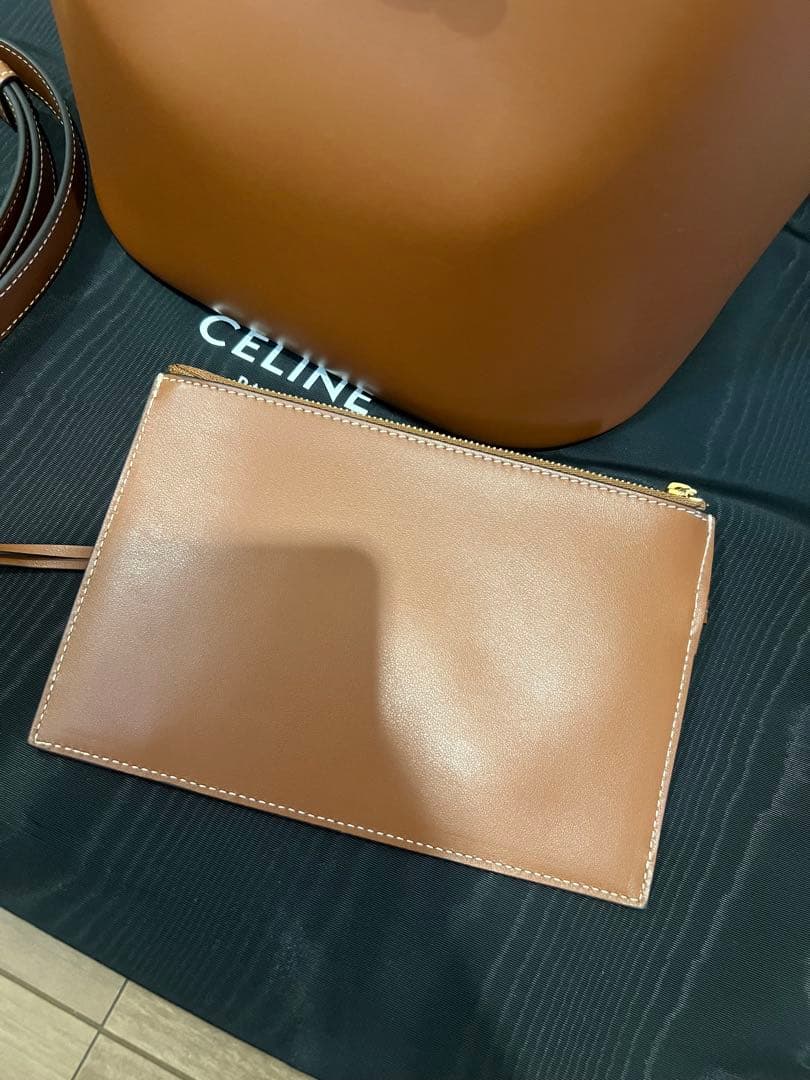 セリーヌ　バック　ミディアム バケット ルイーズ / スムースカーフスキン