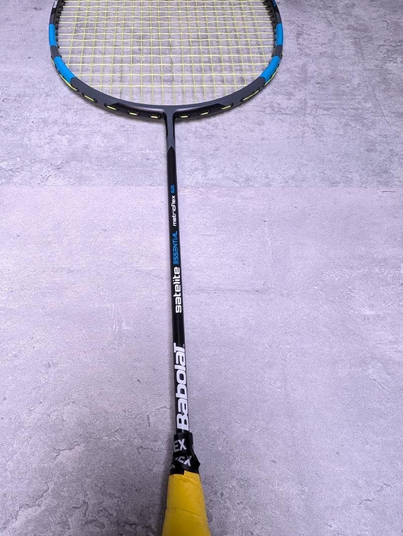美品！BabolaT バボラ サテライト 6.5 エッセンシャル　ラケット
