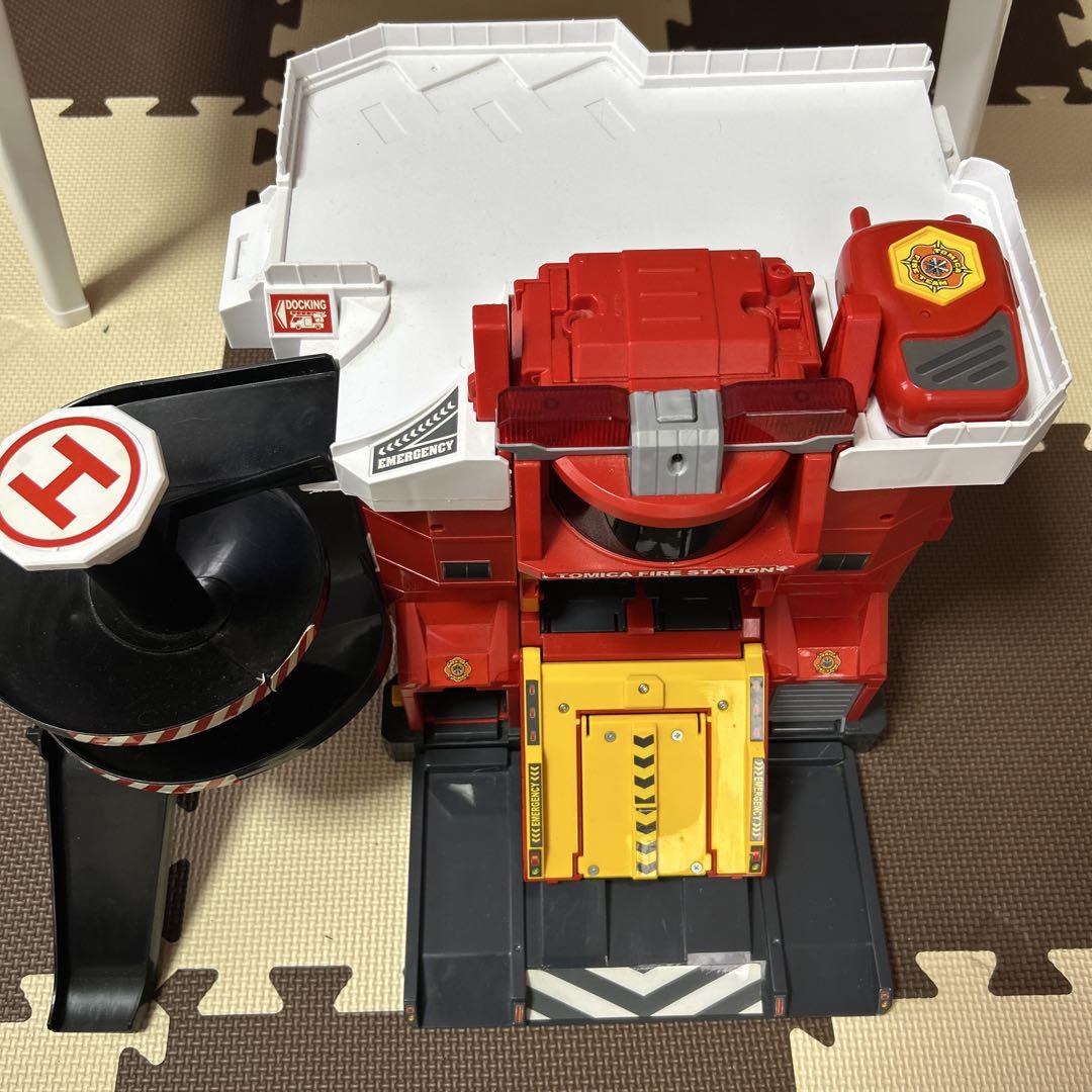 トミカ製品大量　まとめ　ステーション/収納ケース/ バケツ/トラック/ラジコン