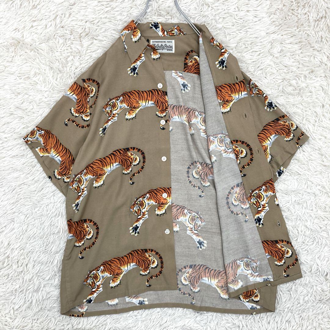 ベージュ