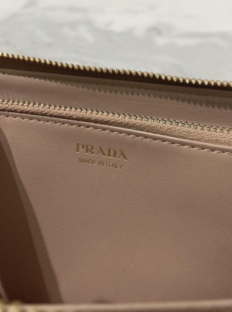 PRADA レザー 長財布 ベージュ