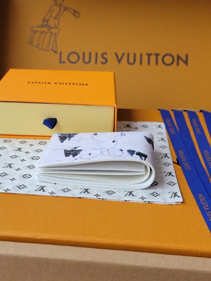 Louis Vuitton スキーリゾート 二つ折り財布