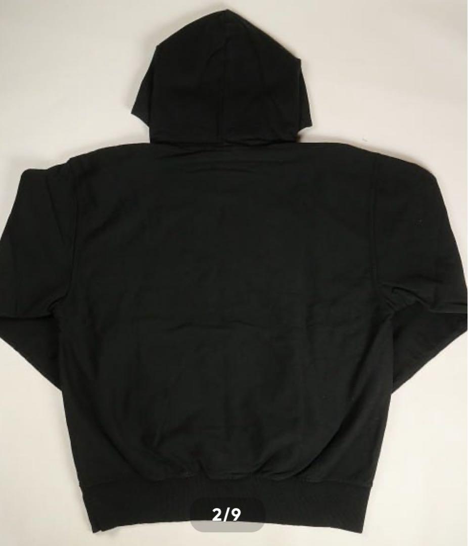 STÜSSY ブラック フード付きパーカー
