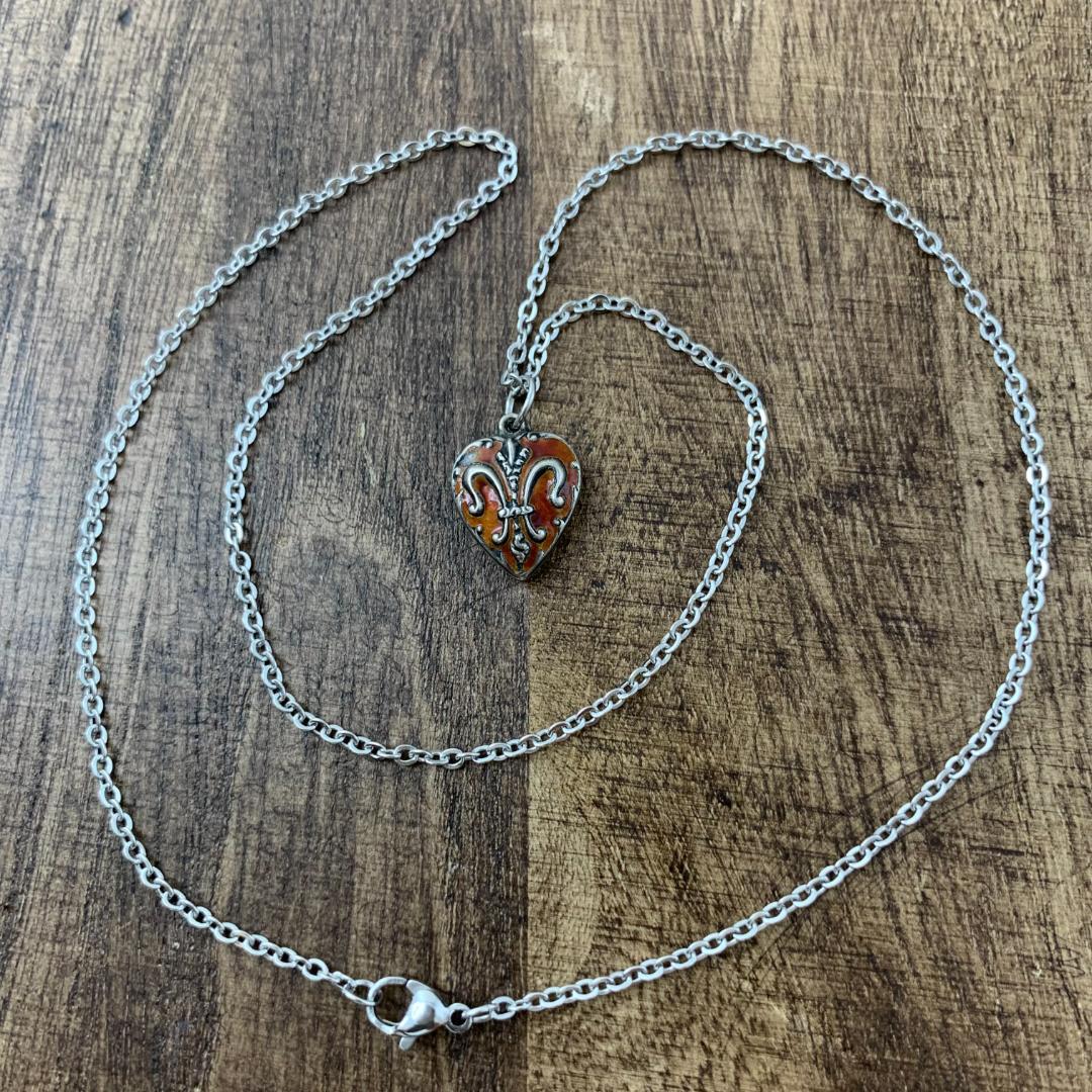 スウィートハートジュエリー百合の紋章 エナメル シルバー ヴィンテージネックレス