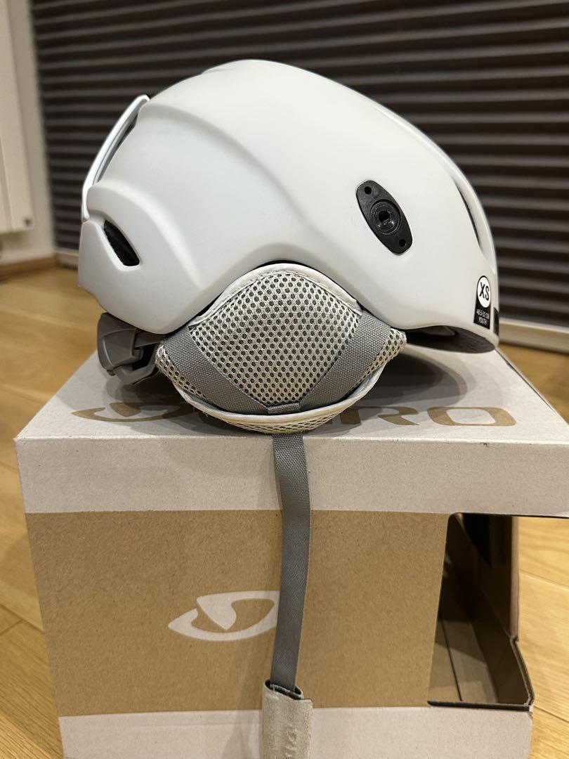 giro バイザー付きヘルメット　XS