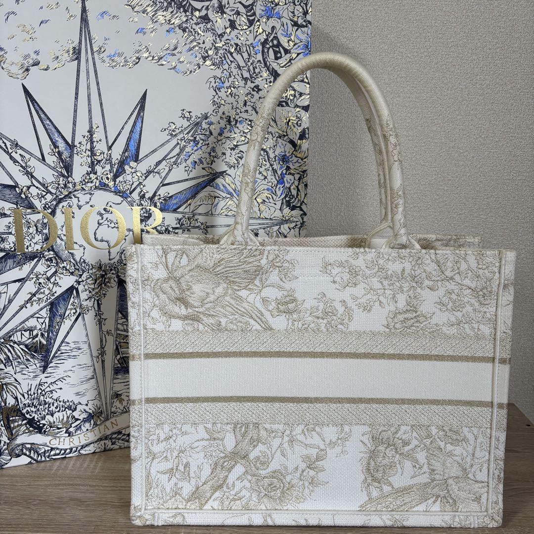 ホリデー限定 ディオール Dior ブックオート