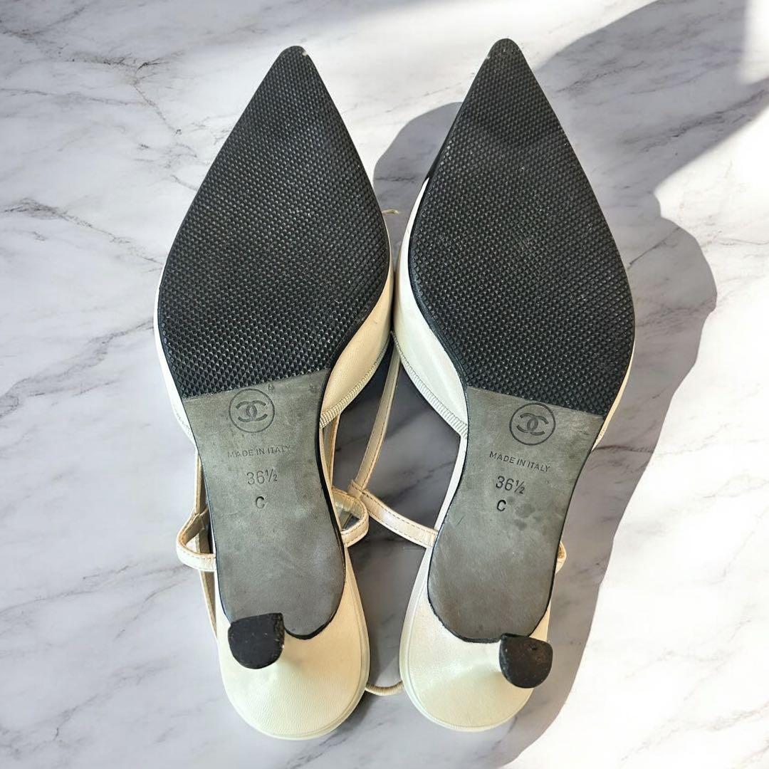 靴 CHANEL Coco Mark Bicolor Slingback Pumps