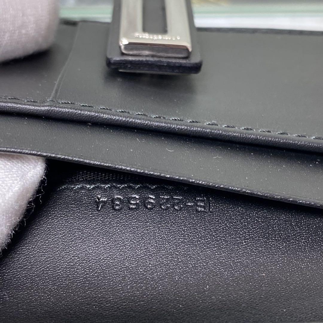 美品 未使用 サルヴァトーレフェラガモ 二つ折り財布 ナイロン ブラック 黒