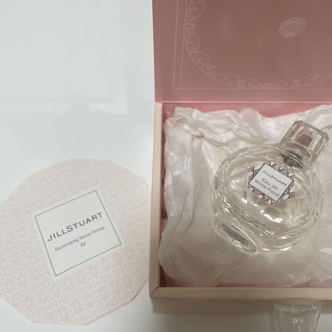 新着入荷の通販 JILLSTUART おまけつき メルカリ - 香水 Floral White de Eau 香水(女性用)
