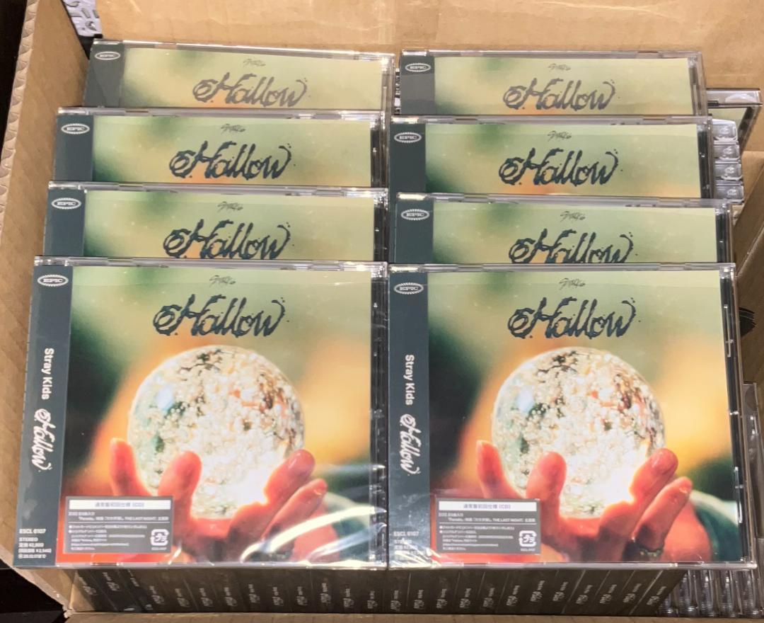 通常盤未開封CD8枚（シリアル入）　Stray　Kids スキズ hollow②