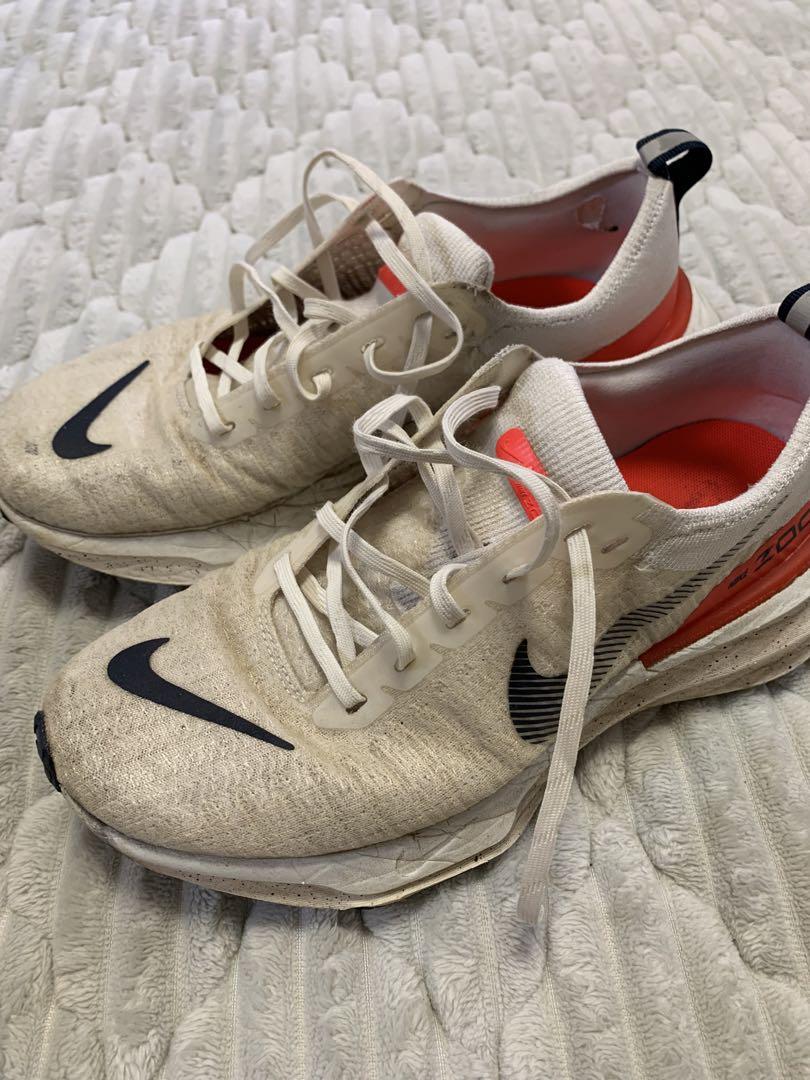 NIKE インビシブル　ランニングシューズ　スニーカー　厚底