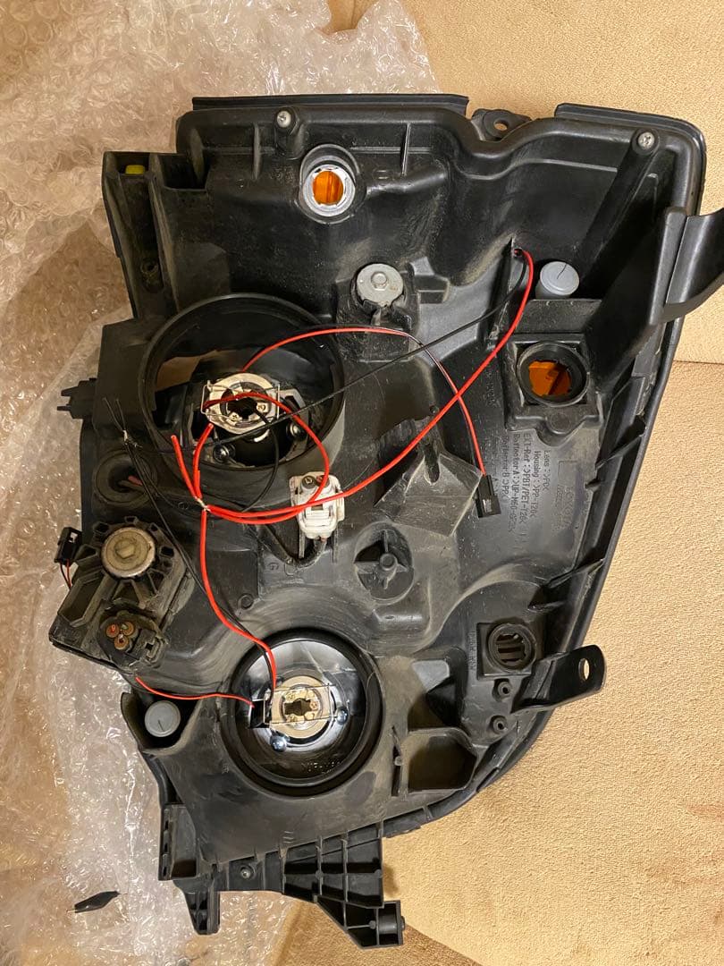 ヴォクシー  後期　イカリング　HID ヘッドライト パーツ