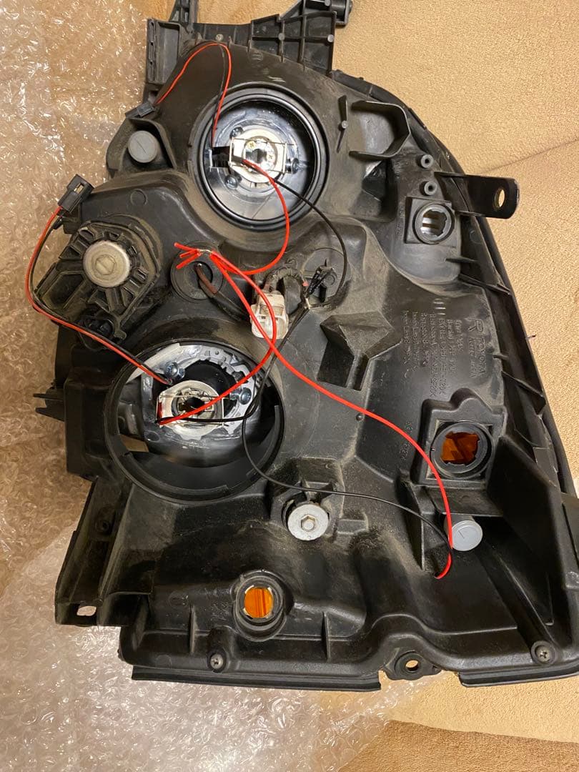 ヴォクシー  後期　イカリング　HID ヘッドライト パーツ