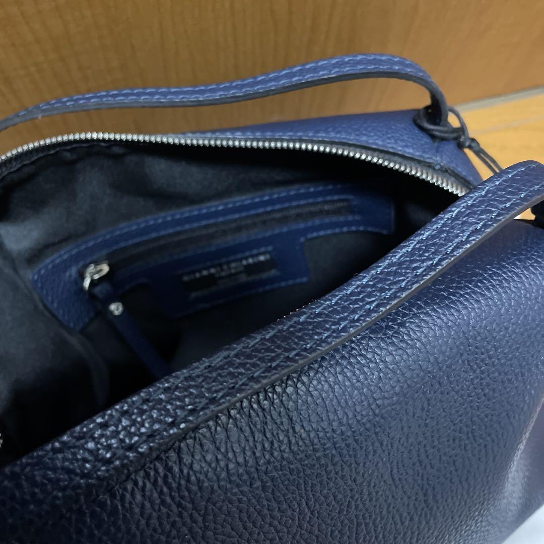 ジャンニキャリーニ アリファM ネイビー 新品タグ付き｜ファッション