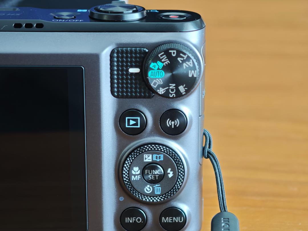 Canon PowerShot SX720 HS 本体