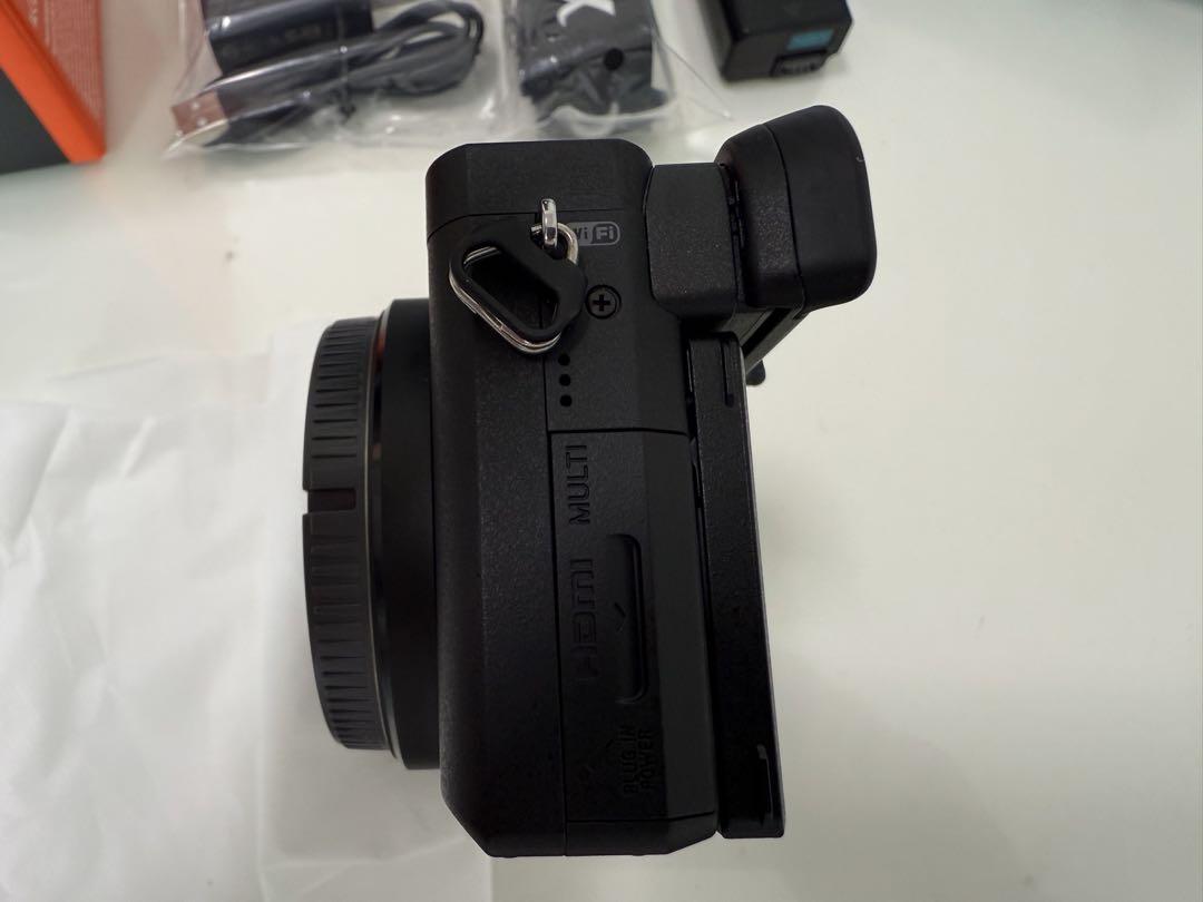新品同様　SONY α6500 ミラーレスカメラ 本体