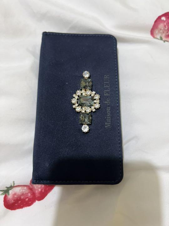 Maison de FLEUR ビジューサテンアイフォン7/8/SEケース - メルカリ Maison de FLEUR ビジューサテンアイフォン7/8/SEケース - メルカリ