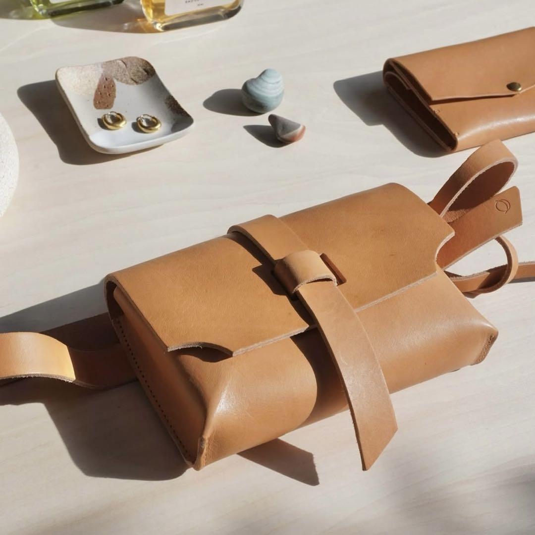 バッグ ARCHI Leather Body Bag