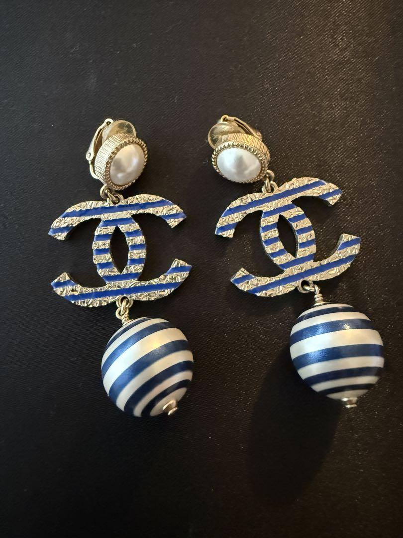 CHANEL ストライプボール ピアス