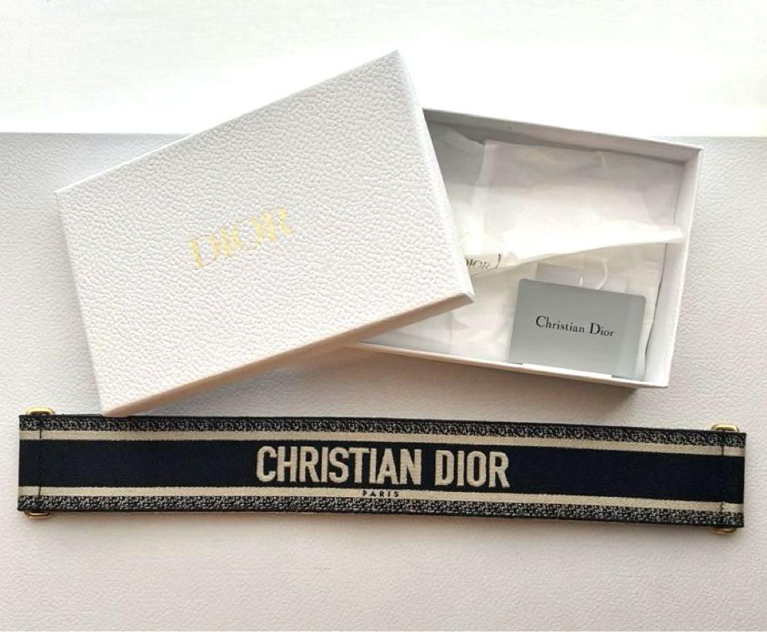 ★ DIOR