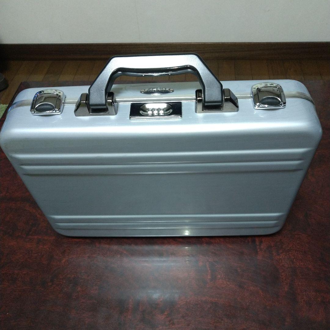常*団様 ZERO HALLIBURTON アタッシュケース