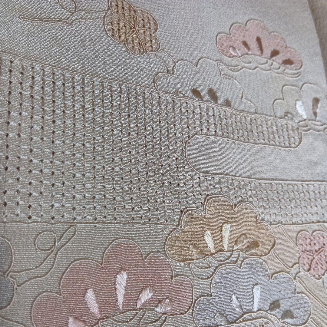 スワトウ刺繍ベージュの花柄訪問着 - メルカリ