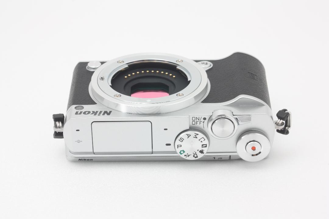 【美品】ニコン Nikon 1 J5 完動品 シルバー 付属品多数 #263a