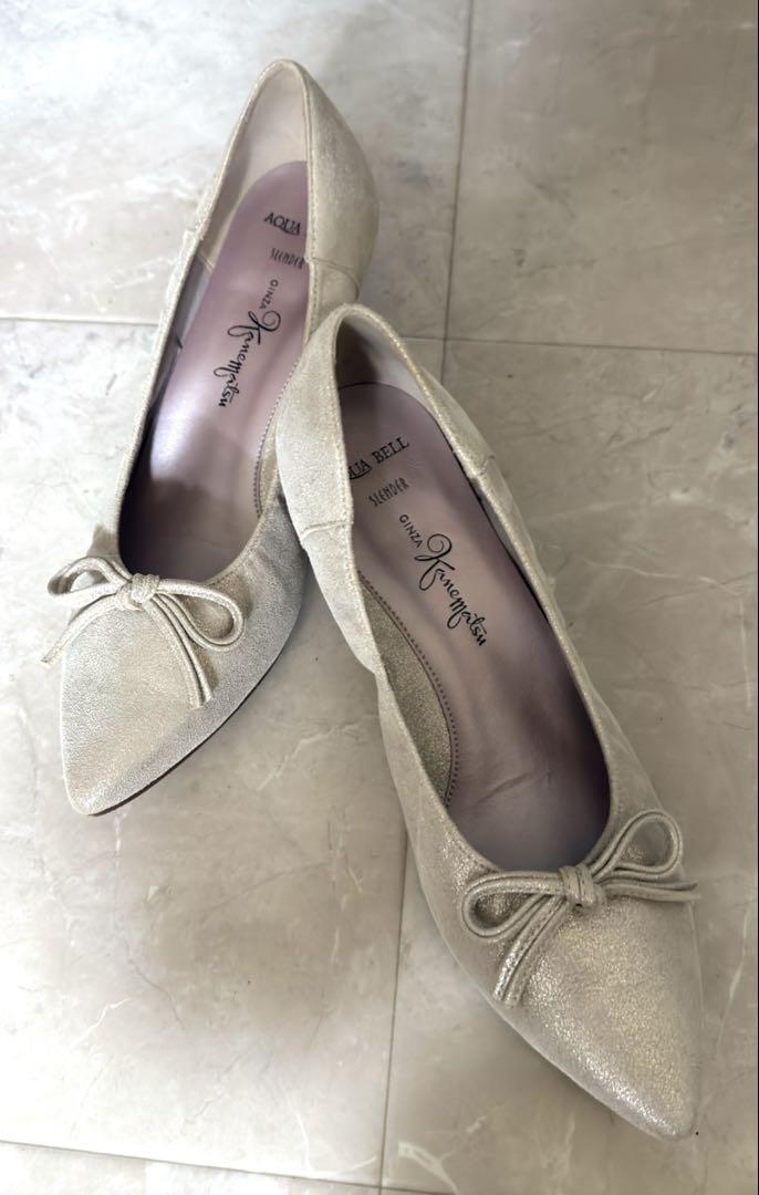 かねまつ シルバー リボン付き 中ヒールパンプス